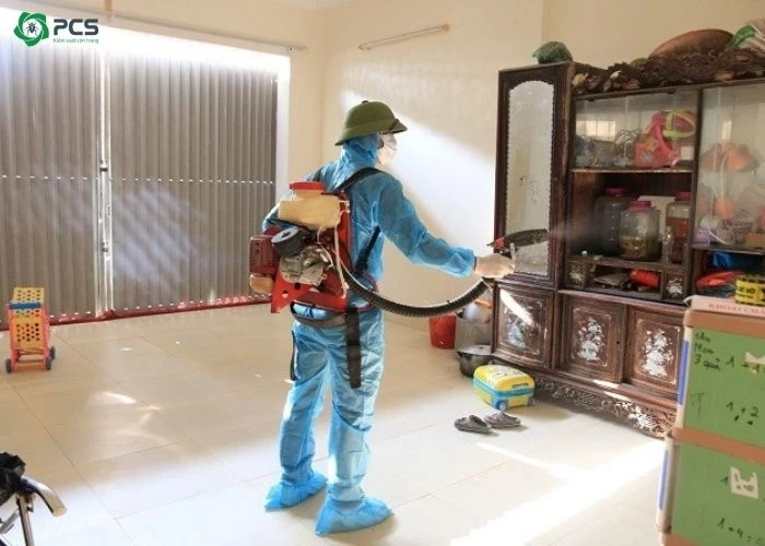 phun khử khuẩn sốt xuất huyết 